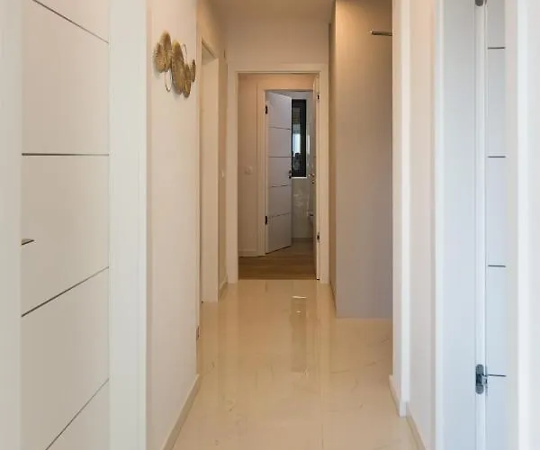 Solis Apartment *